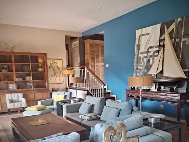 Image No.2-6 Bed Villa for sale