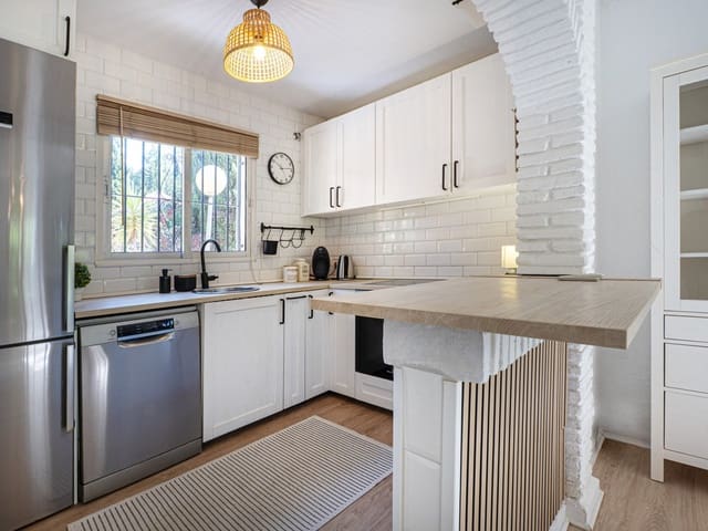 Image No.8-2 Bed Townhouse for sale