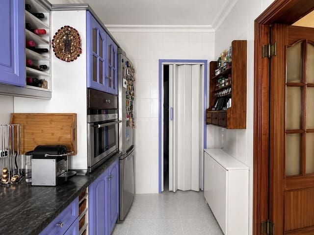 Image No.10-4 Bed Townhouse for sale