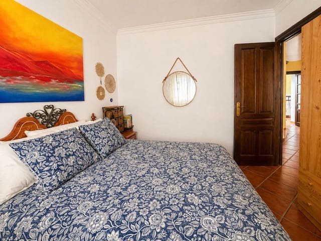 Image No.14-4 Bed Townhouse for sale