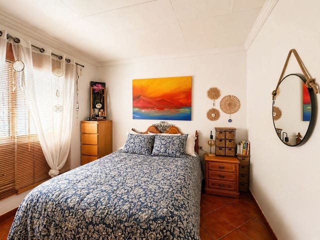 Image No.15-4 Bed Townhouse for sale