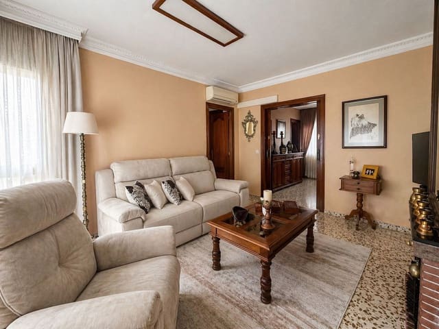 Image No.4-4 Bed Townhouse for sale