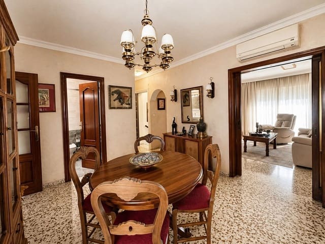 Image No.8-4 Bed Townhouse for sale