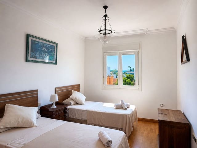 Image No.10-7 Bed Villa for sale