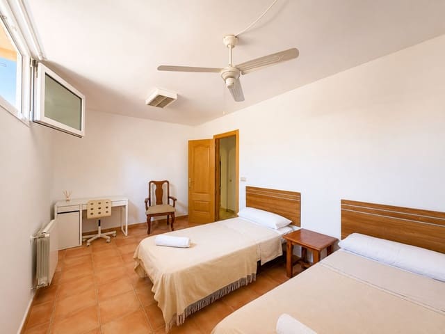 Image No.11-7 Bed Villa for sale