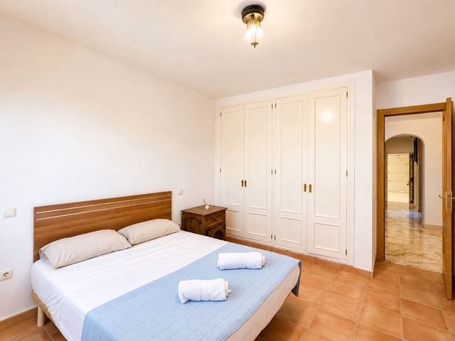 Image No.9-7 Bed Villa for sale