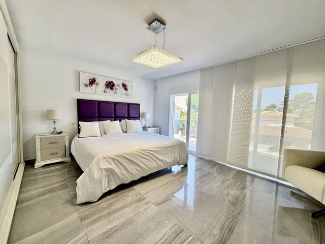 Image No.13-4 Bed Villa for sale