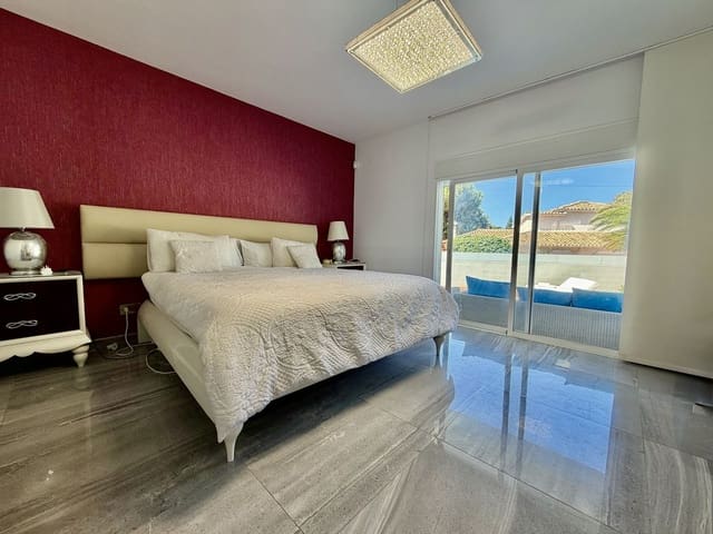 Image No.16-4 Bed Villa for sale