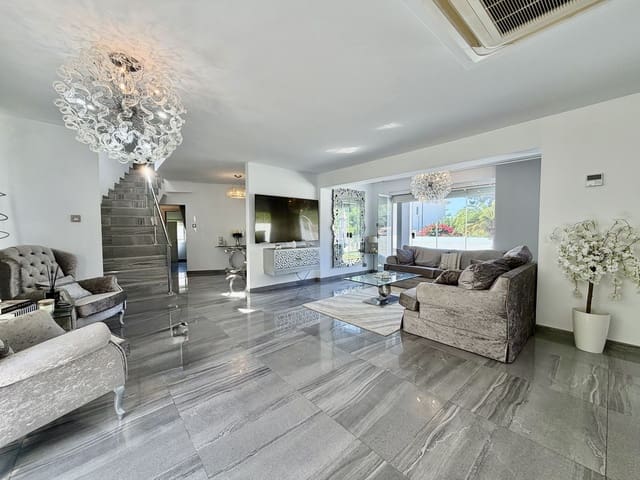 Image No.7-4 Bed Villa for sale