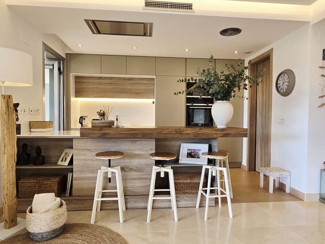Image No.8-3 Bed Apartment for sale