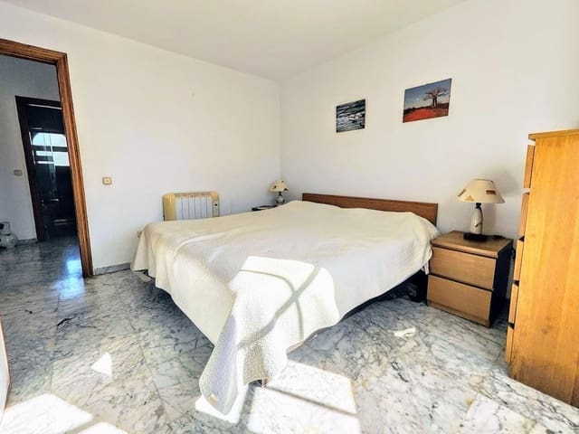 Image No.10-4 Bed Villa for sale