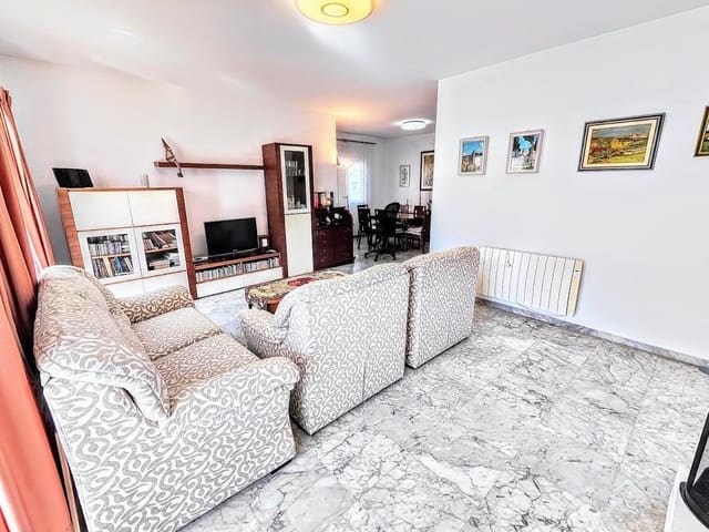 Image No.6-4 Bed Villa for sale