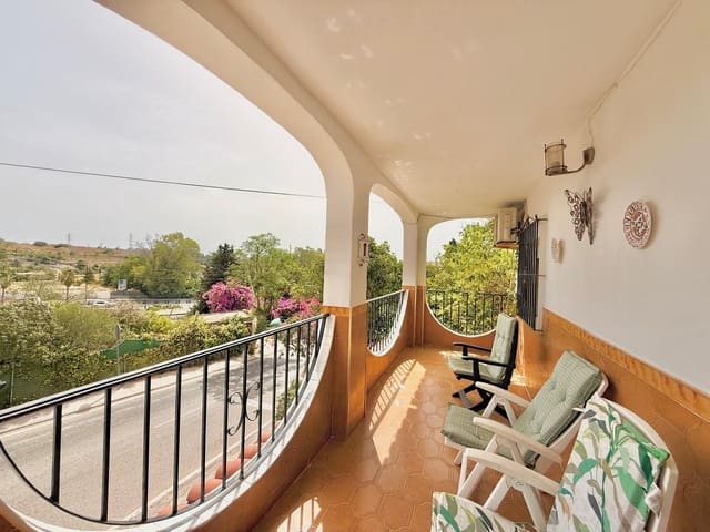 Image No.2-4 Bed Villa for sale