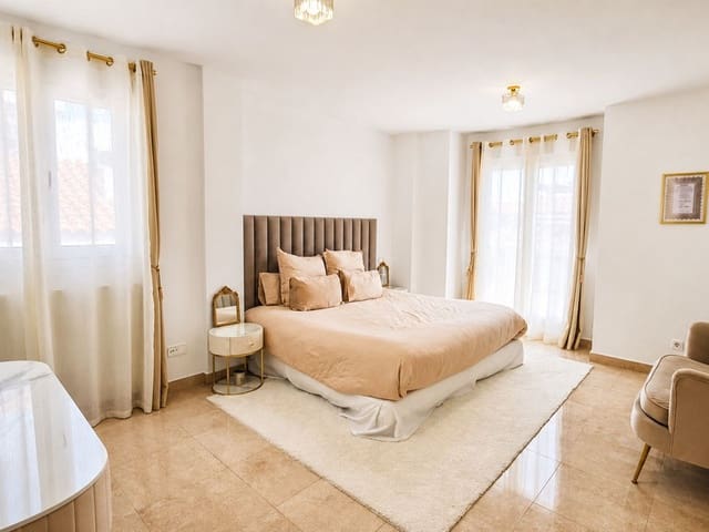 Image No.16-6 Bed Villa for sale