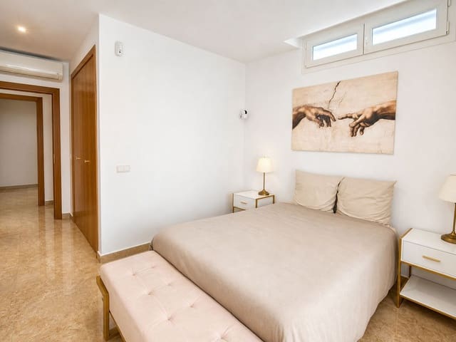 Image No.18-6 Bed Villa for sale
