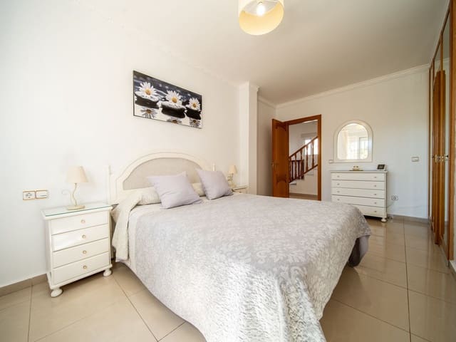 Image No.14-4 Bed Villa for sale