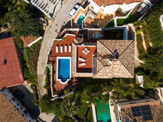 Image No.3-4 Bed Villa for sale