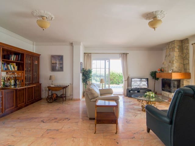 Image No.7-3 Bed Villa for sale