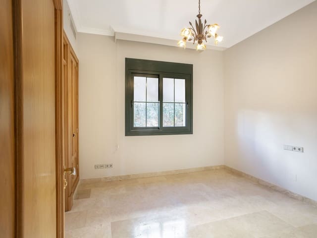 Image No.11-5 Bed Villa for sale