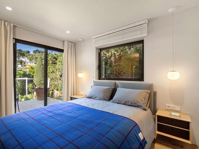 Image No.10-4 Bed Villa for sale