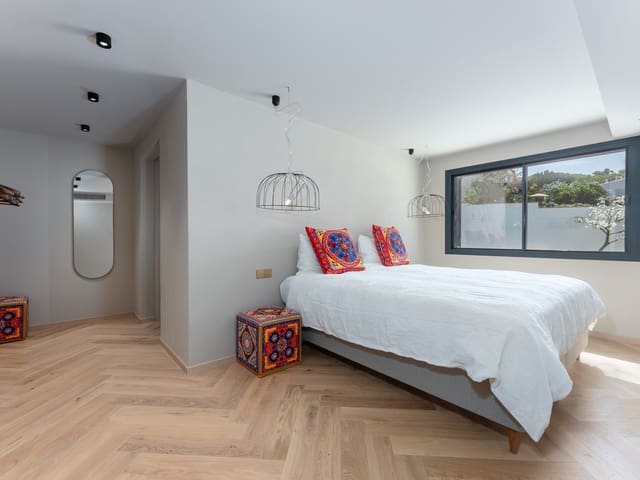 Image No.11-4 Bed Villa for sale