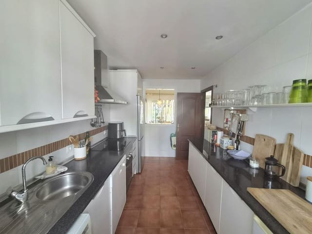 Image No.8-3 Bed Townhouse for sale