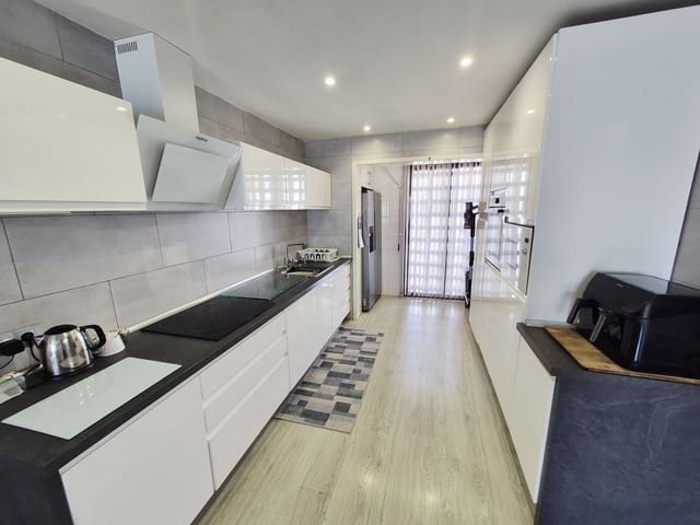 Image No.8-3 Bed Townhouse for sale
