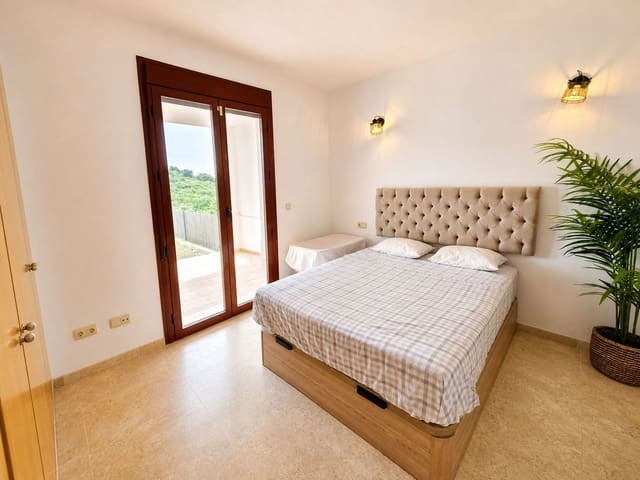 Image No.12-3 Bed Townhouse for sale