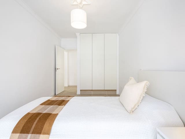 Image No.12-3 Bed Apartment for sale