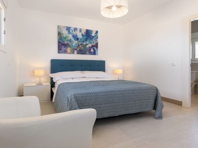 Image No.16-4 Bed Villa for sale