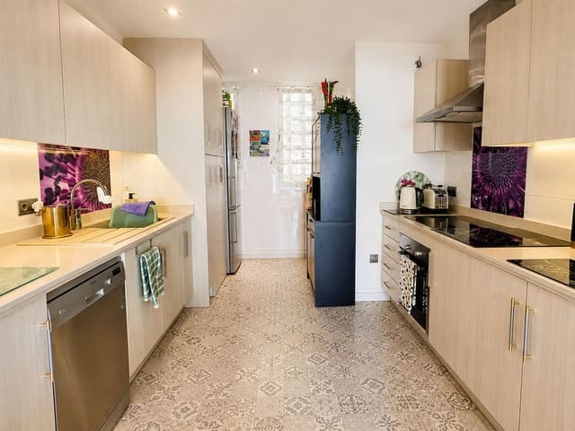 Image No.10-2 Bed Apartment for sale