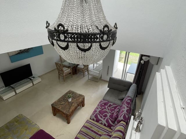 Image No.2-Maison de ville de 3 chambres à vendre à Estepona