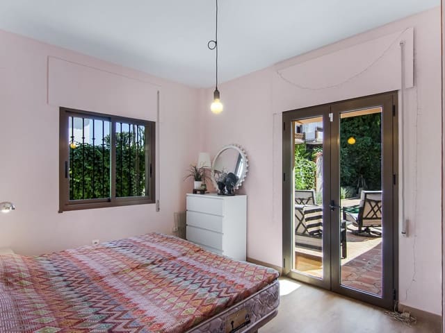 Image No.12-3 Bed Villa for sale