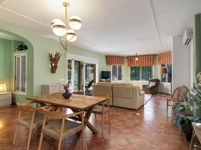Image No.9-3 Bed Villa for sale