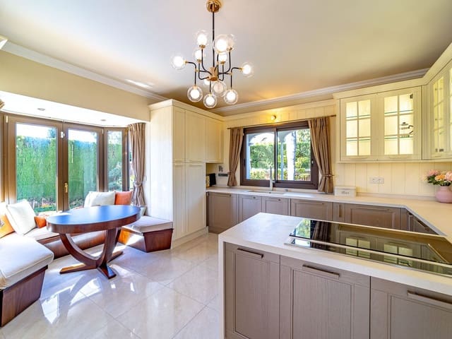 Image No.10-5 Bed Villa for sale