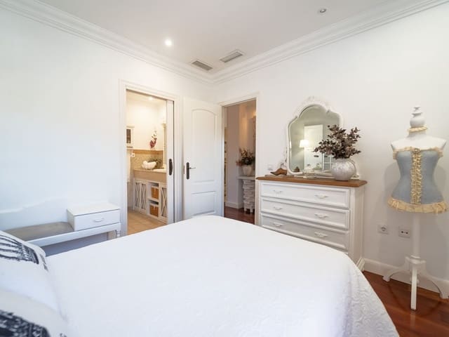 Image No.12-4 Bed Villa for sale