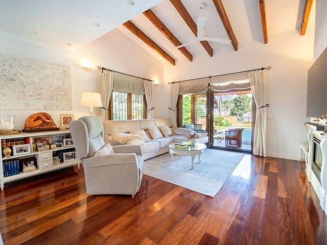 Image No.6-4 Bed Villa for sale