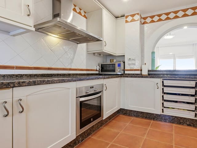 Image No.10-3 Bed Townhouse for sale