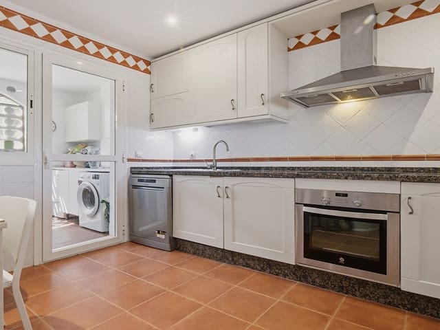 Image No.11-3 Bed Townhouse for sale