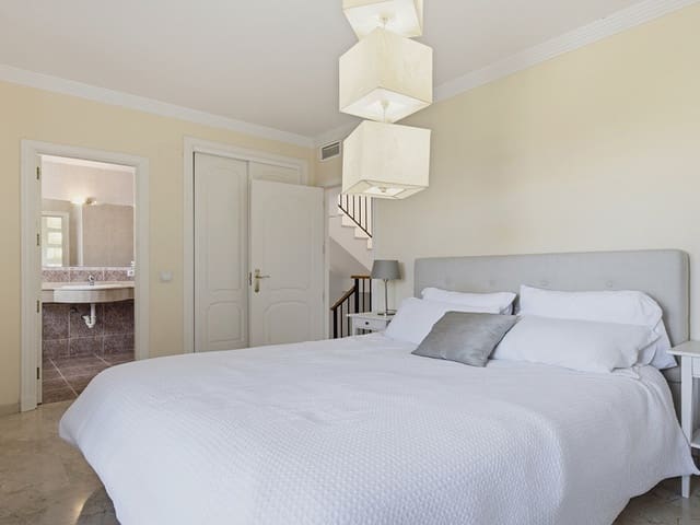 Image No.14-3 Bed Townhouse for sale
