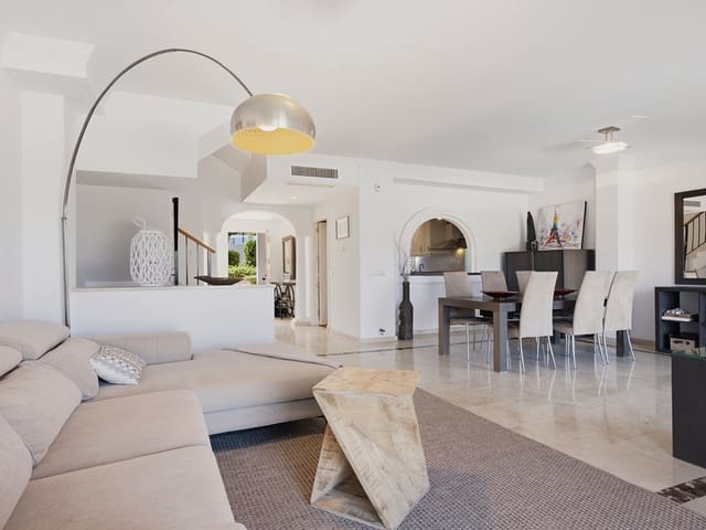 Image No.8-3 Bed Townhouse for sale