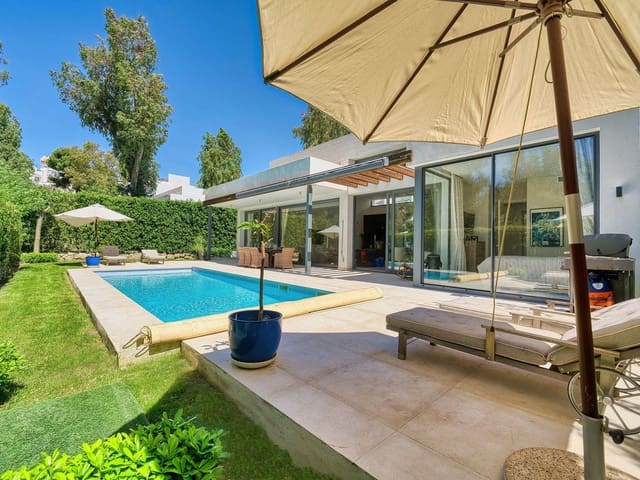 Image No.4-Villa de 4 chambres à vendre à Estepona