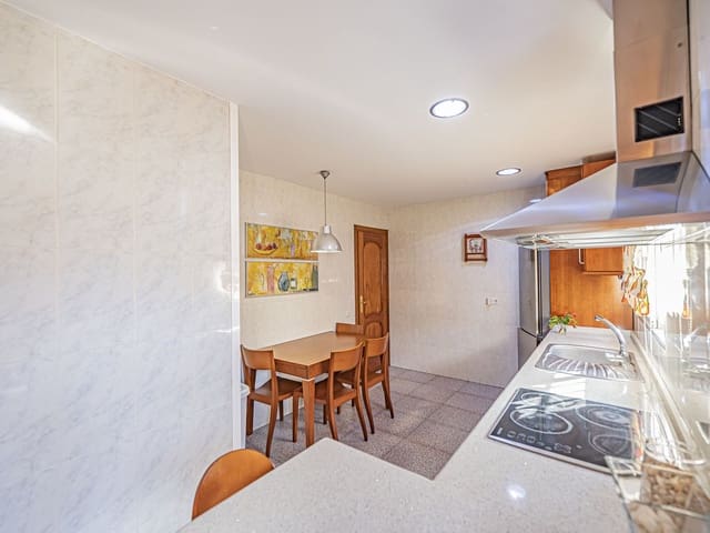 Image No.9-5 Bed Villa for sale