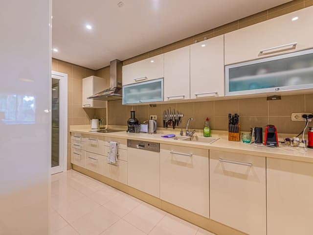 Image No.7-3 Bed Apartment for sale