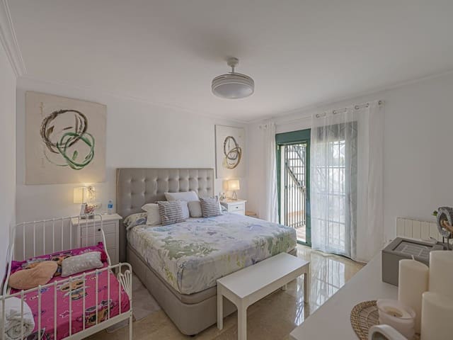 Image No.9-3 Bed Townhouse for sale
