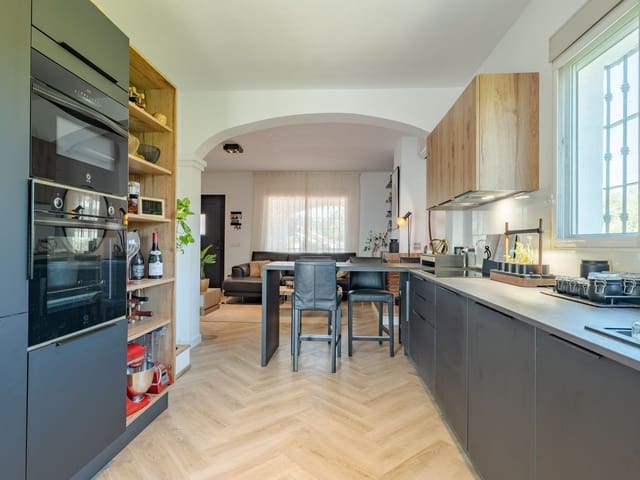 Image No.8-7 Bed Villa for sale