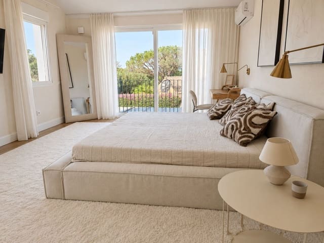 Image No.11-7 Bed Villa for sale