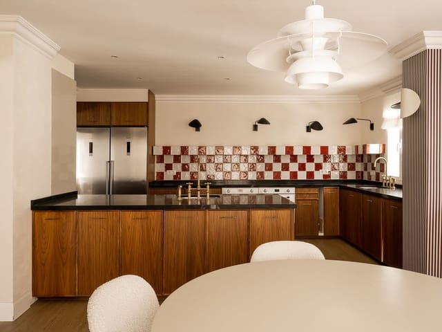 Image No.9-7 Bed Villa for sale