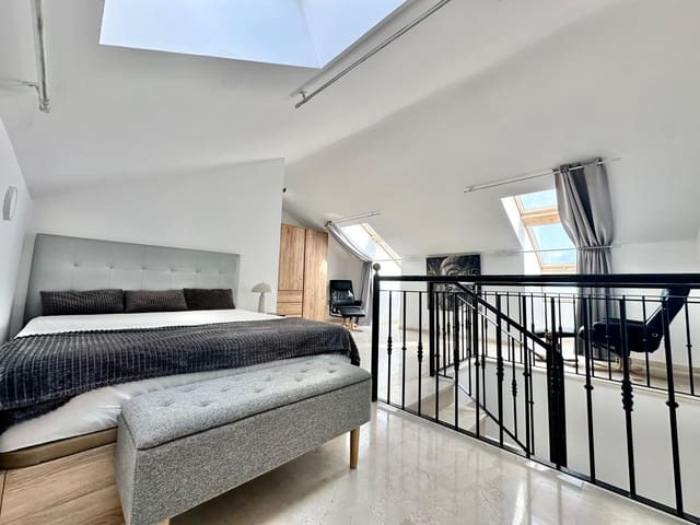 Image No.14-4 Bed Townhouse for sale