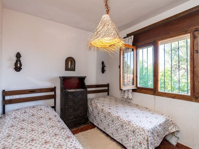 Image No.12-3 Bed Villa for sale